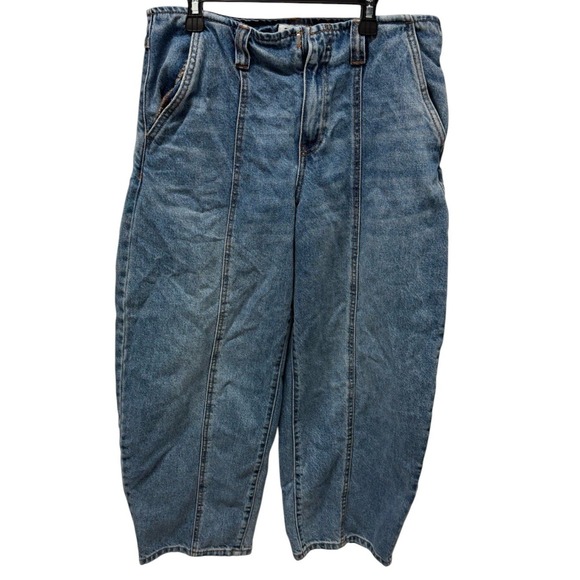 Future Collective Denim - Women's Future Collective size 8 barrel Fit Blue Denim Jeans
